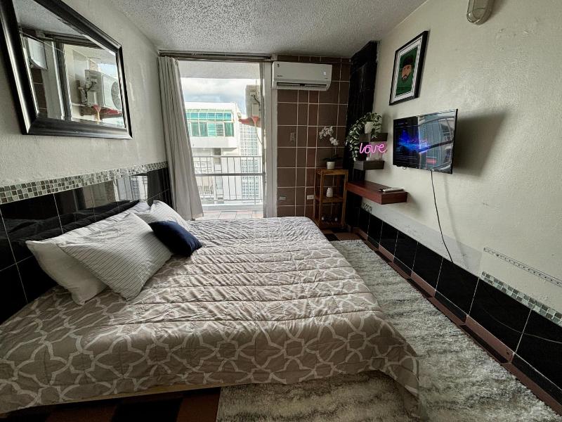 One-Bedroom Apartment with Sea View and Balcony image 2