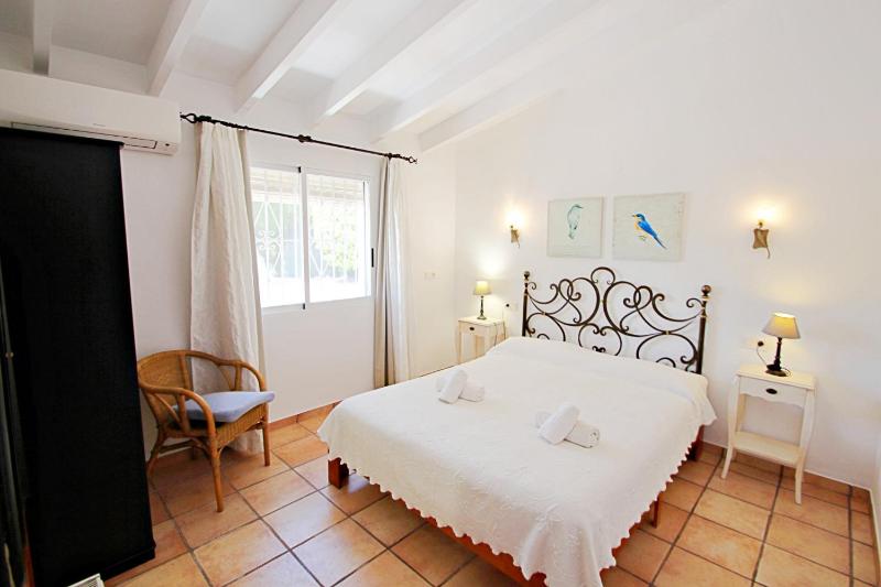 Marcelo - charming Finca style holiday villa in Moraira - image 12