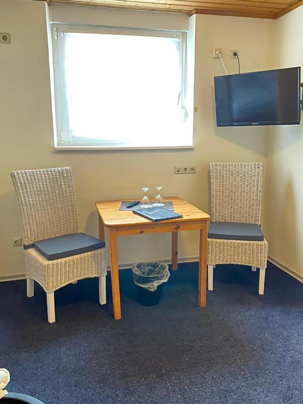 Double Room image 3