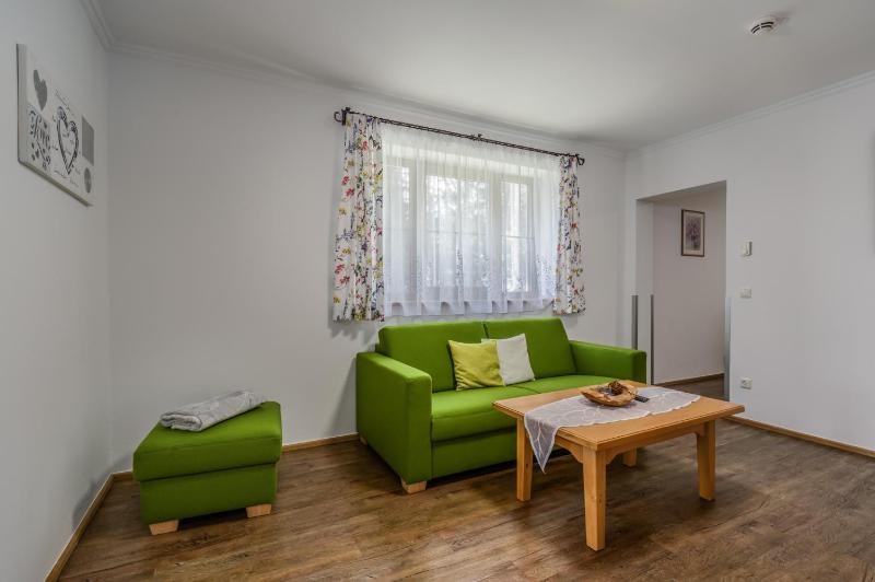 Two-Bedroom Apartment with Mountain View and Balcony Top 1 image 1