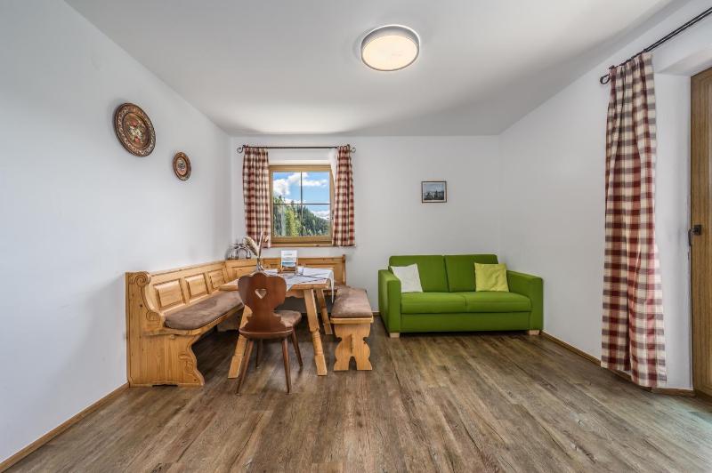 Two-Bedroom Apartment with Mountain View and Balcony Top 5 image 2