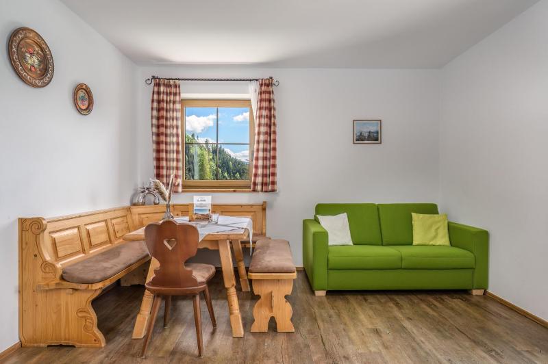 Two-Bedroom Apartment with Mountain View and Balcony Top 5 image 1