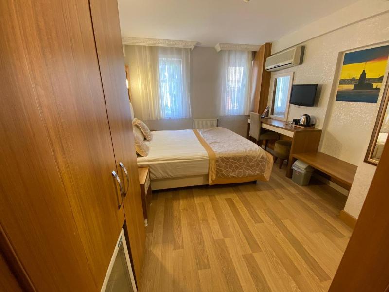 Standard Double Room image 2