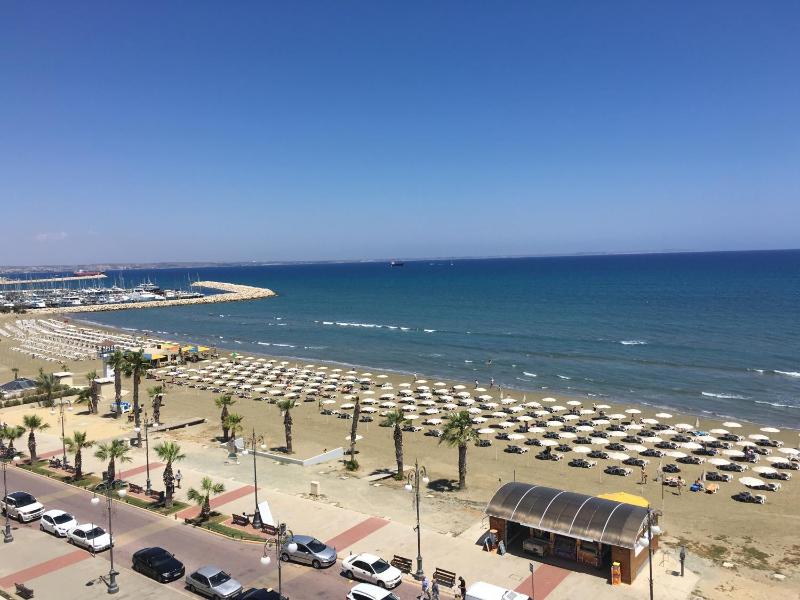 Apartment with Sea View image 2
