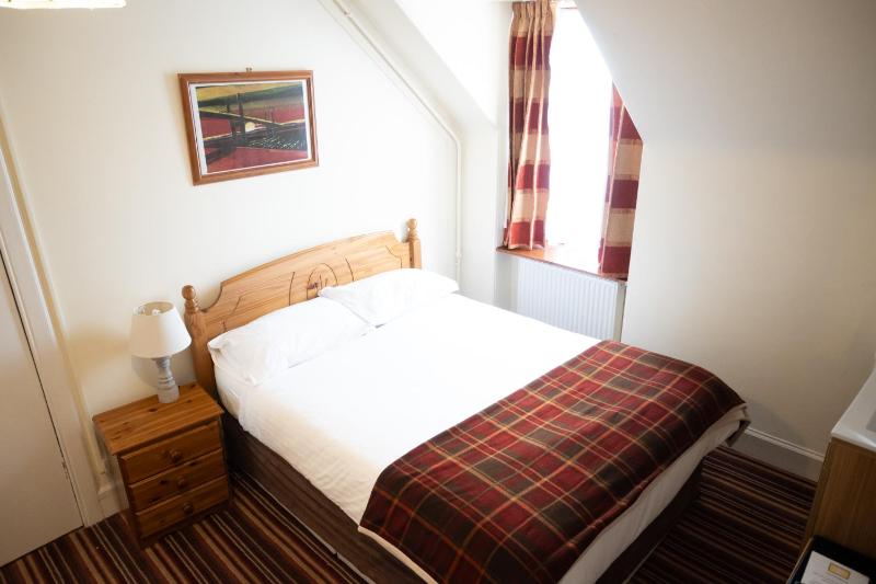 Double Room with Shared Bathroom image 4