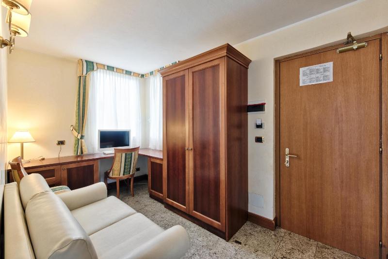 Hotel Flora - image 43