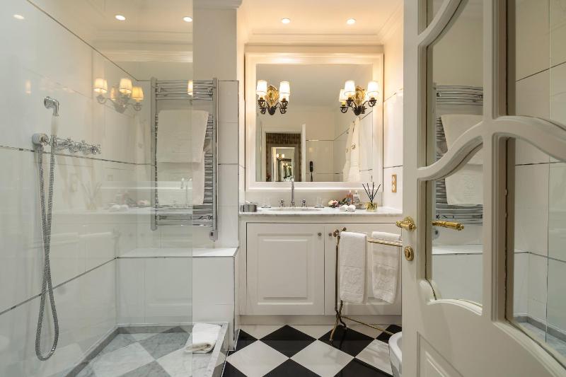 Superior Double Room image 3