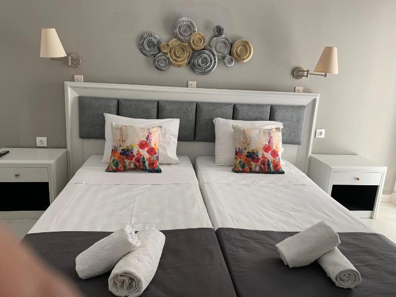 Twin Room - Ground Floor image 3