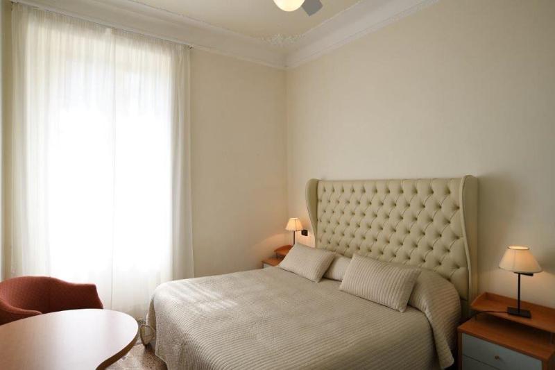 Three-Bedroom Deluxe Apartment image 1