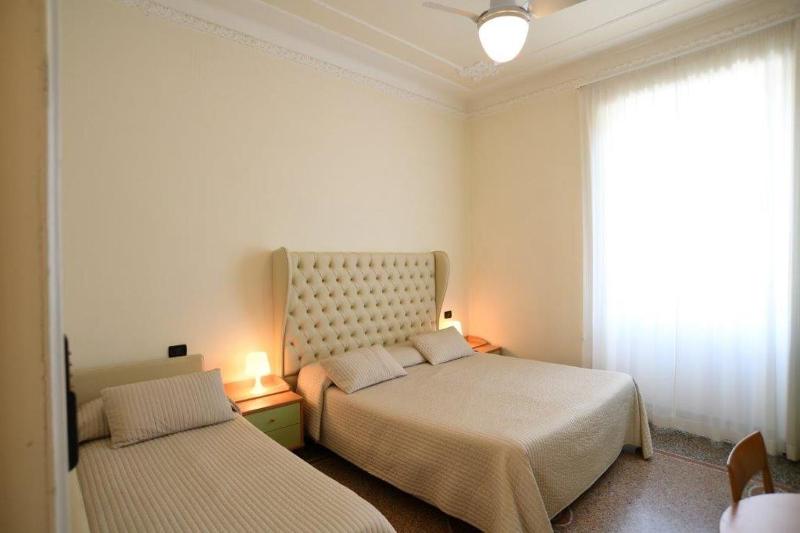 Three-Bedroom Deluxe Apartment image 4