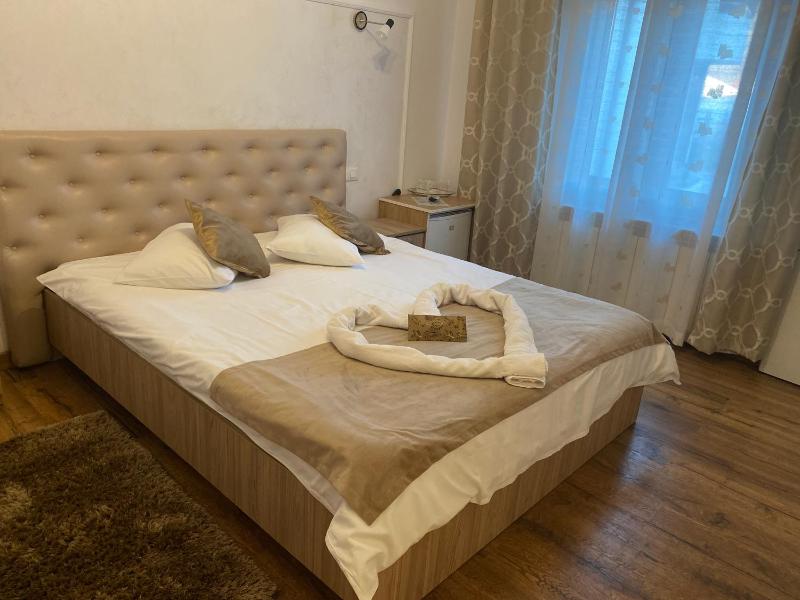 Triple Room with Shower image 1