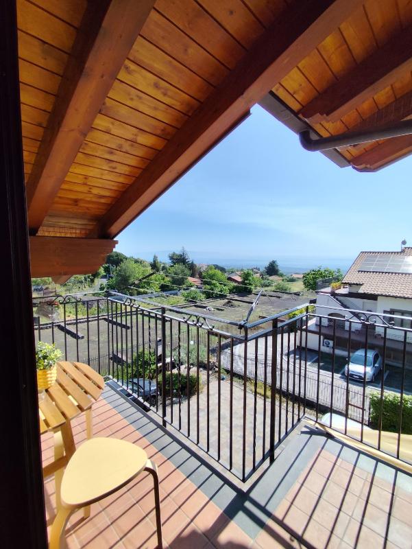 Apartment with Balcony and Sea View image 1