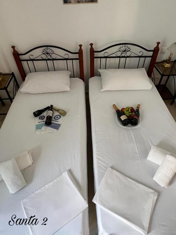 Standard Twin Room image 3