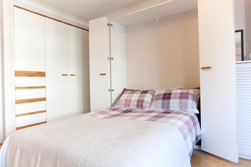 Studio Apartment image 2