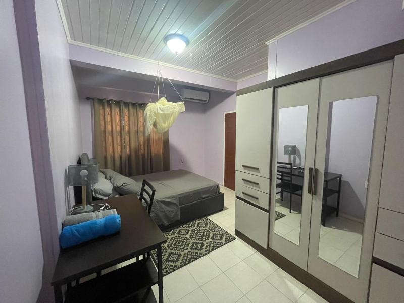 Lyn's Place - image 11