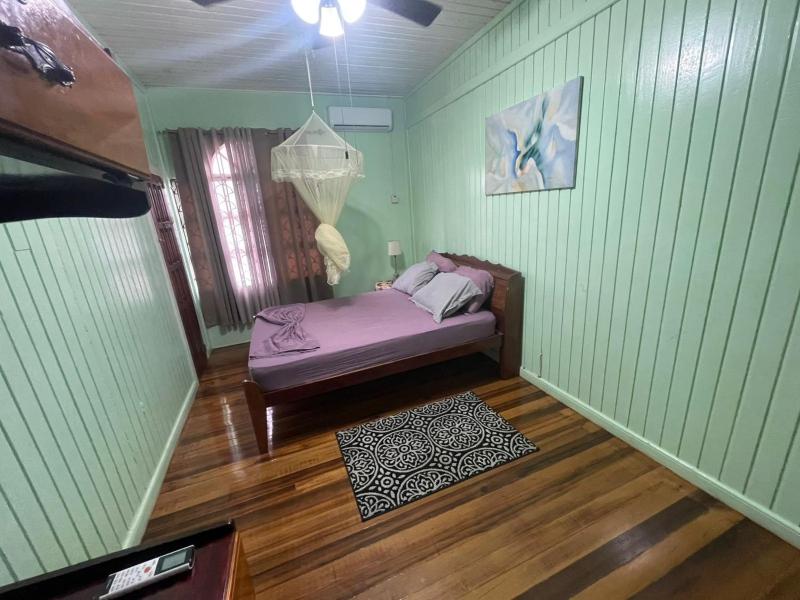 Lyn's Place - image 8