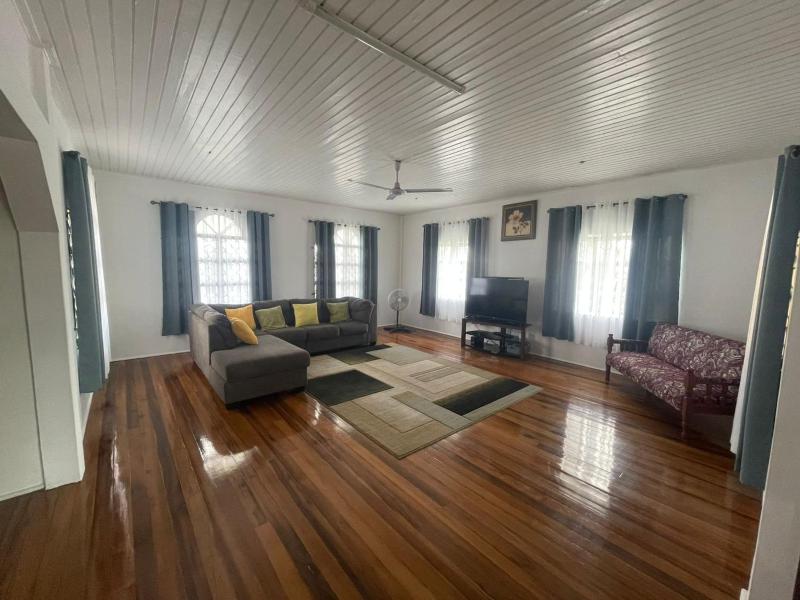 Lyn's Place - image 15