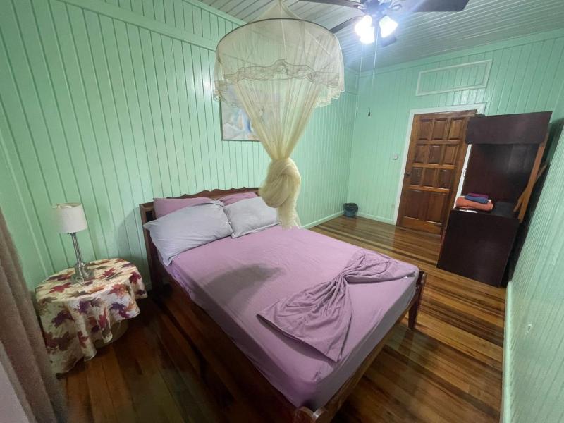 Lyn's Place - image 12