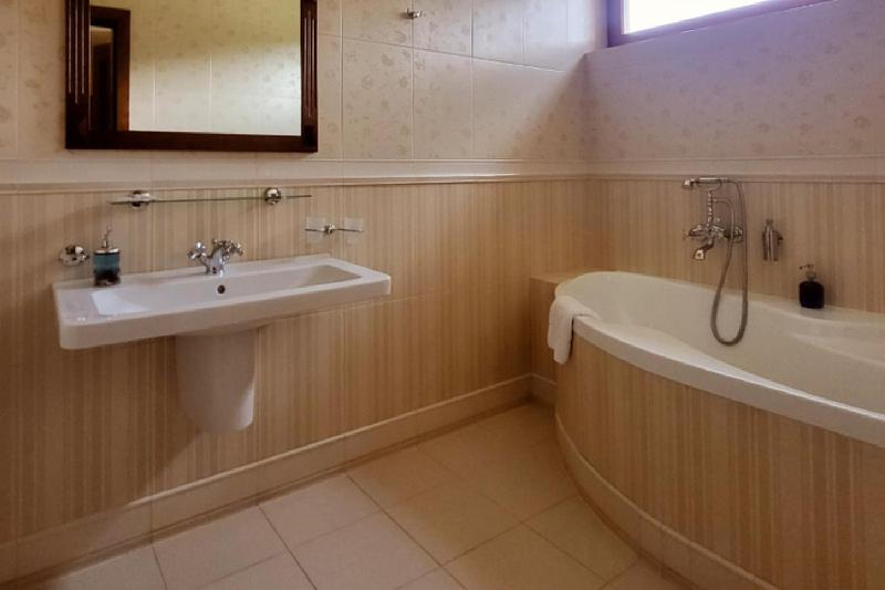 Deluxe Double Room image 3