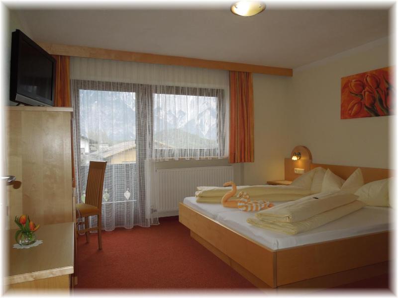 Double Room image 4