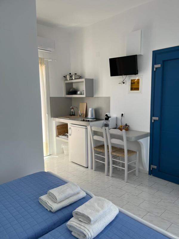 Twin Room image 3