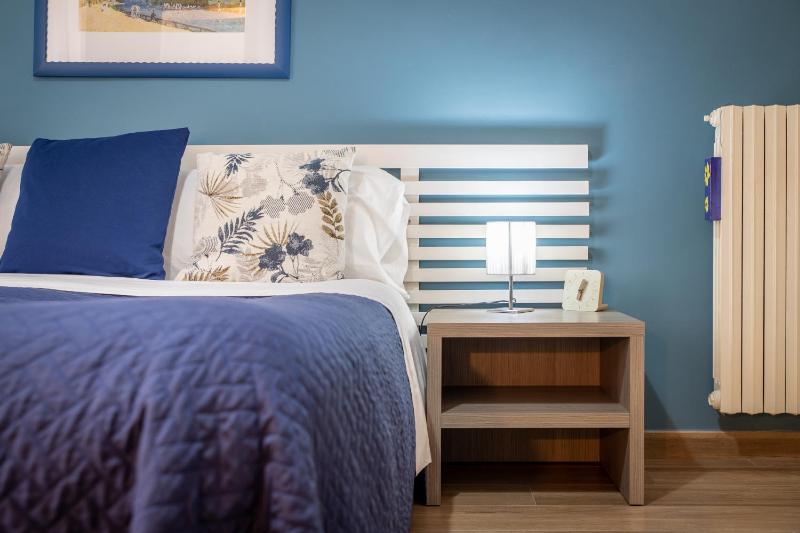 Double Room image 3