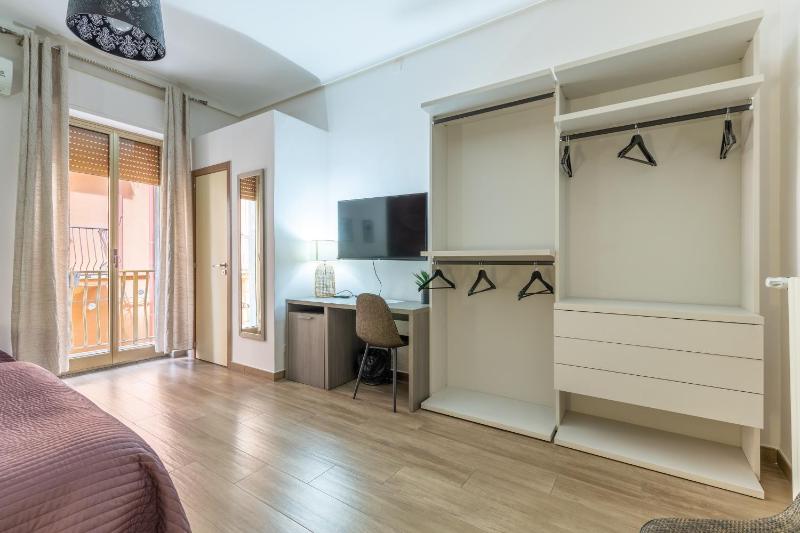 Triple Room image 2