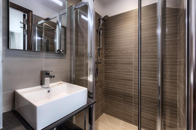 Triple Room image 2
