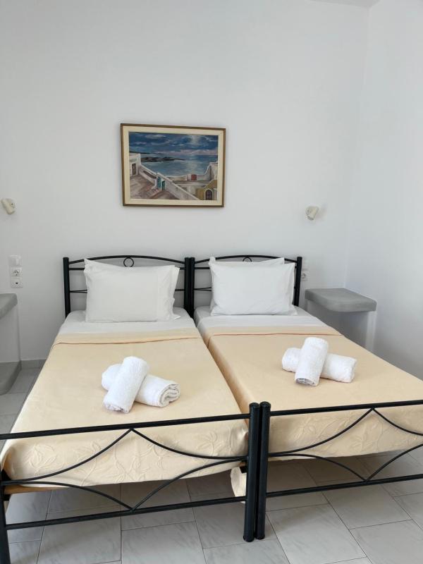 Twin Room - Ground Floor image 3