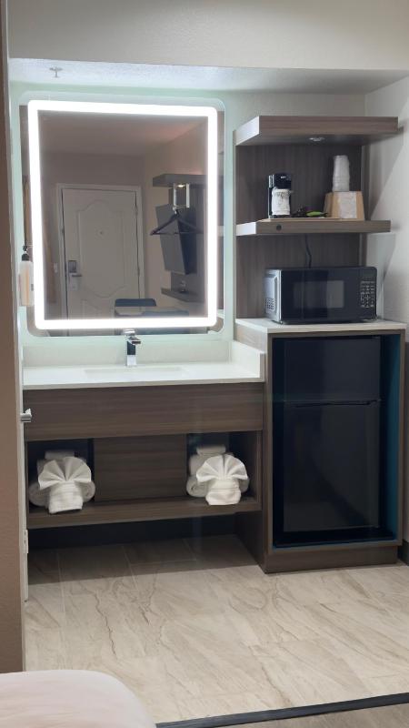 Double Room with Two Double Beds - Non-Smoking image 4