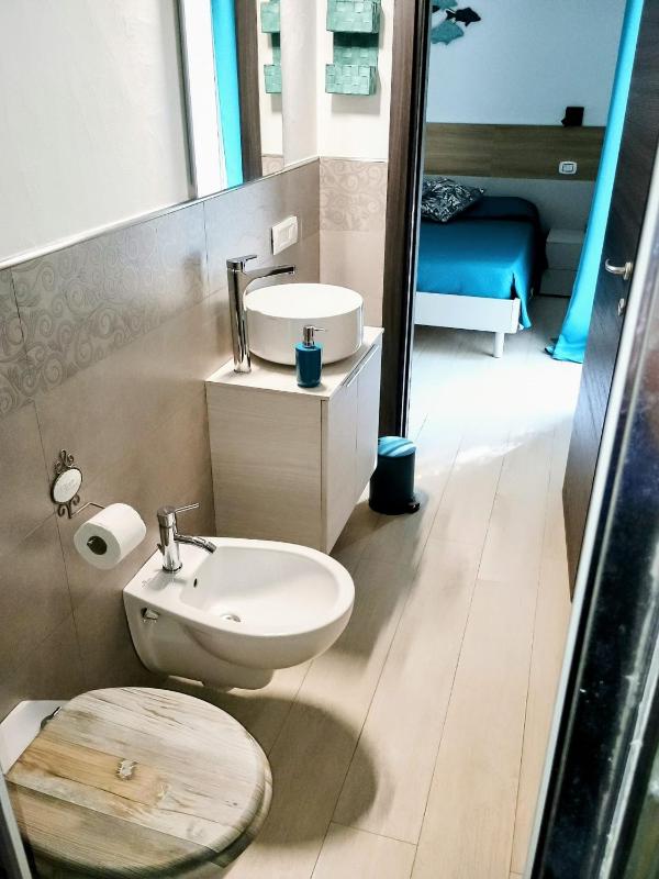 Triple Room with Private Bathroom image 3