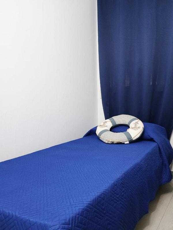 Triple Room with Private Bathroom image 3