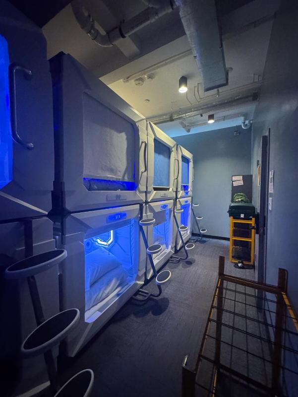Single Bed in Male Dormitory Room with Shared Bathroom image 3