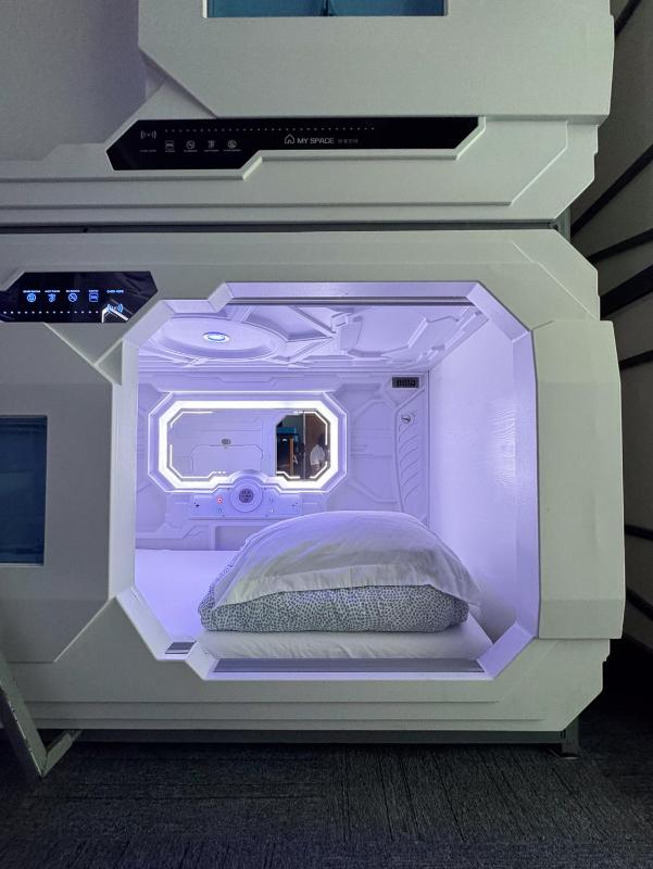 Single Bed in Mixed Dormitory Room image 4