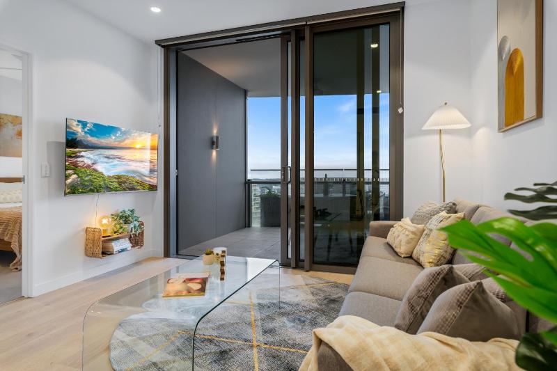 Sky Living & River Views in Queens Wharf Residences - image 7