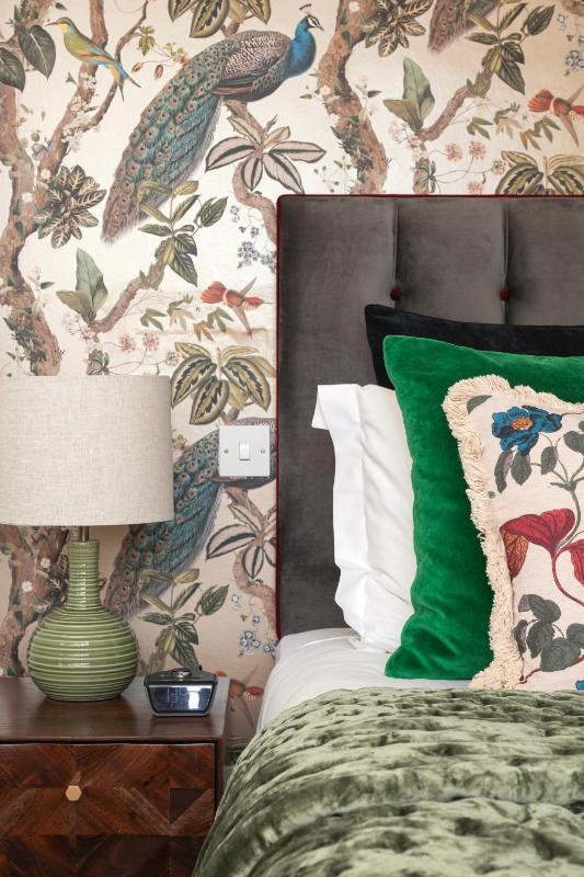 Superior Queen Room image 3