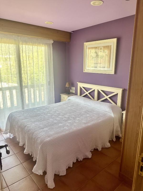Small Double Room image 1