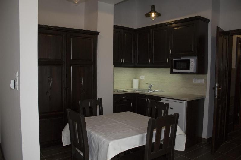 One-Bedroom Apartment image 3