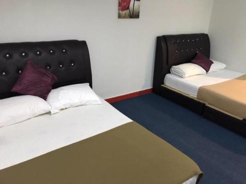 OYO 90324 Muar Station Hotel - image 49