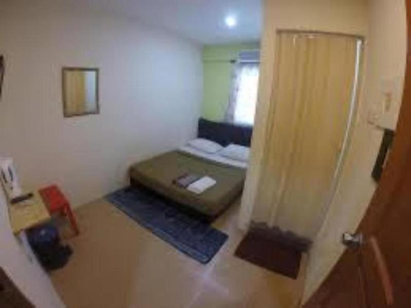 OYO 90324 Muar Station Hotel - image 9