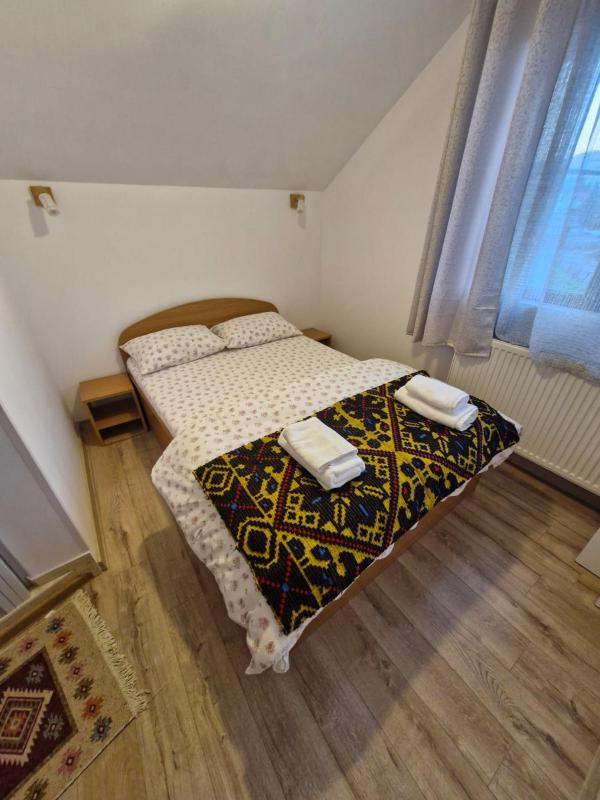 Triple Room with Private Bathroom image 1