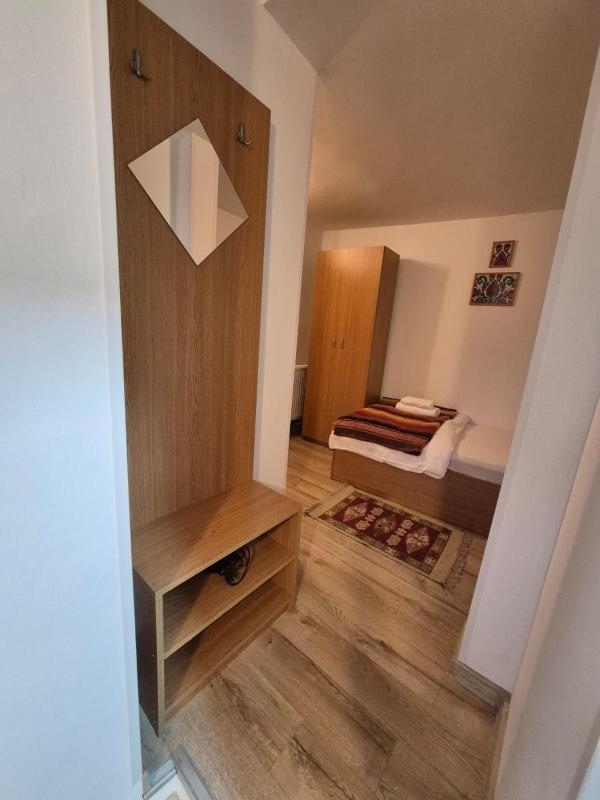 Triple Room with Private Bathroom image 3