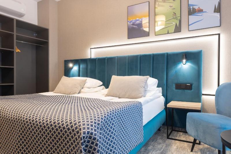 Suite with Balcony image 3