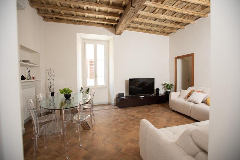 Deluxe Spanish Steps - image 11