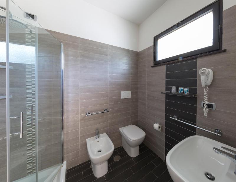 Superior Double Room image 3