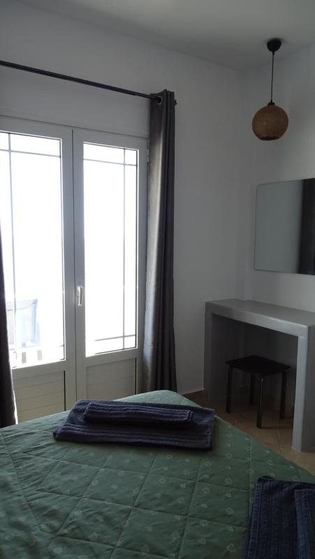 Double Room with Balcony image 4