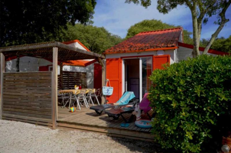 ZEcamping 5 étoiles parc aquatique animations locatif TV LV BBQ 39m2 - image 5