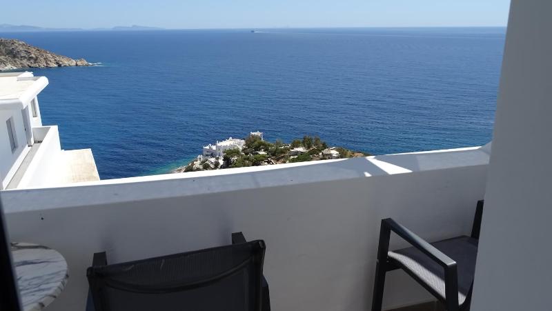Triple Room with Balcony image 4