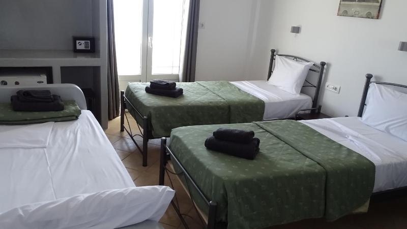 Triple Room with Balcony image 1