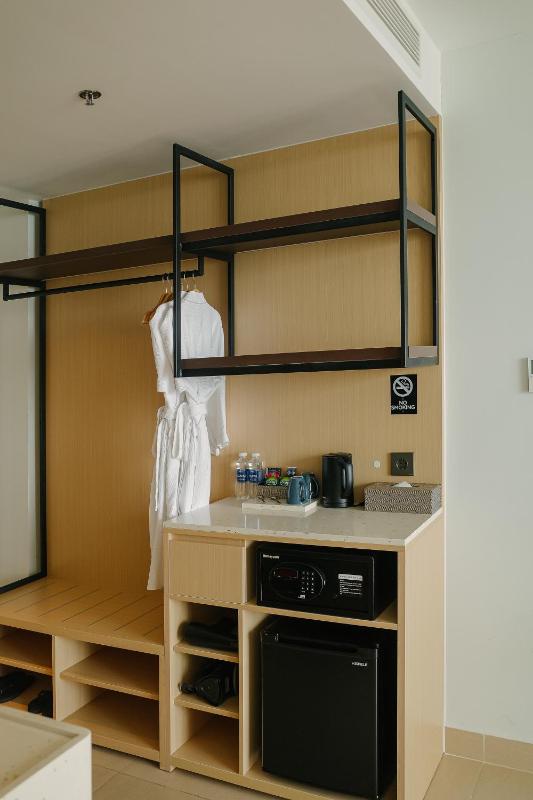 Sea View Standard Room in The Arena Resort Cam Ranh - image 39